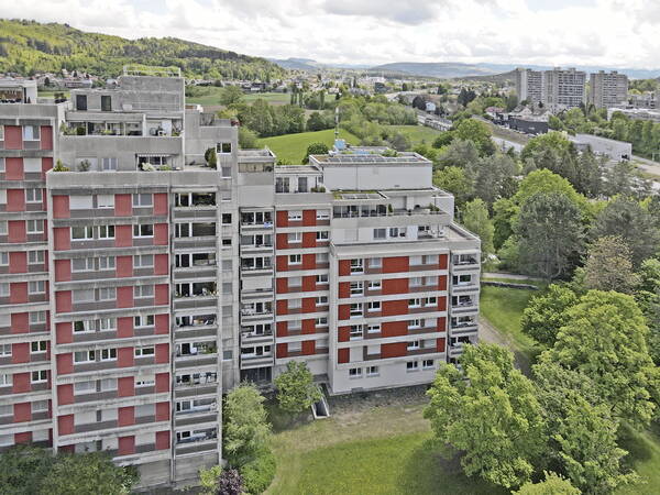 Aussenansicht der Liegenschaft der Bau- und Wohngenossenschaft Bern an der Jupiterstrasse 41 in Bern-Wittigkofen