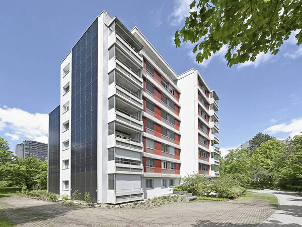 Aussenansicht der Liegenschaft der Bau- und Wohngenossenschaft Bern an der Jupiterstrasse 41 in Bern-Wittigkofen